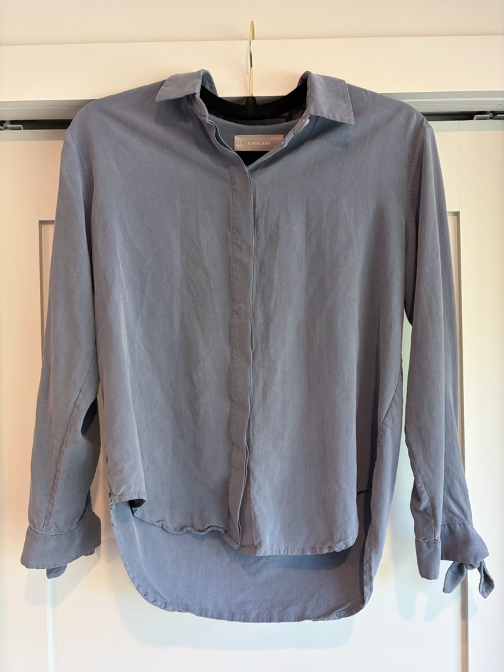 Everlane Lightweight 100% Silk Button-Up Shirt in Slate Blue/Gray